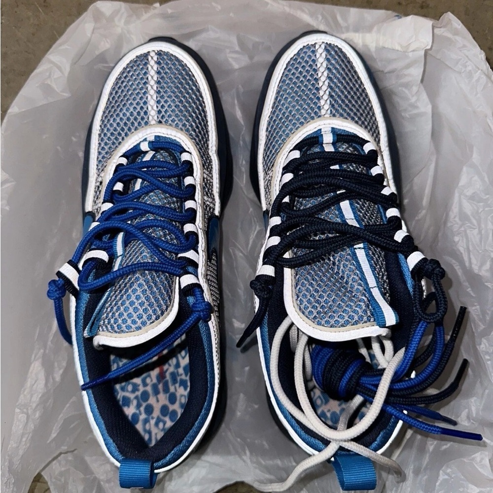 Nike Men's Blue and White Mesh Sneakers